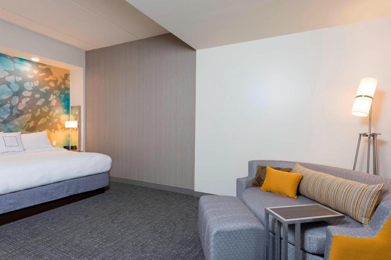 Courtyard By Marriott Mt. Pleasant At Central Michigan University Mount Pleasant Exterior photo