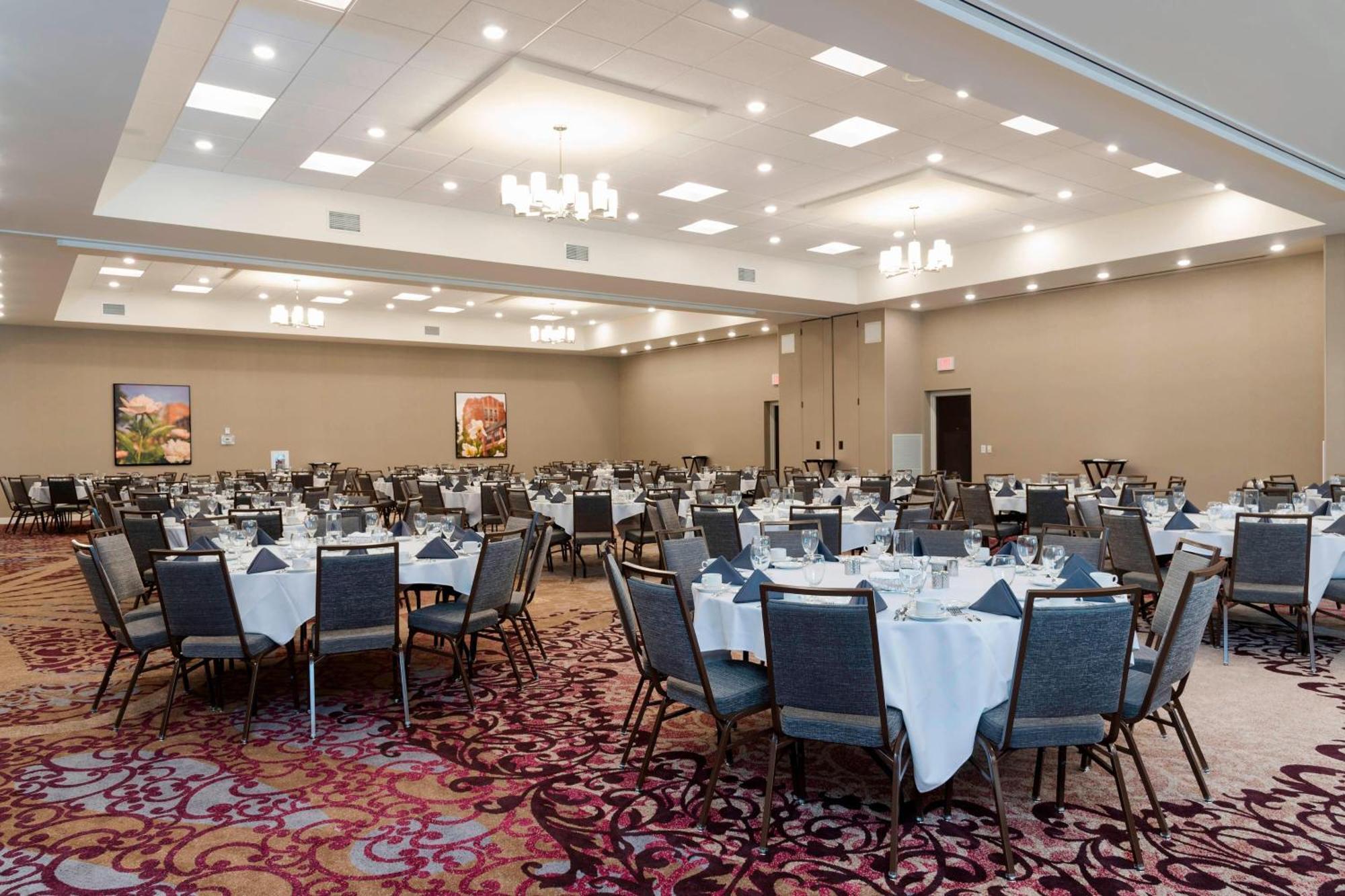 Courtyard By Marriott Mt. Pleasant At Central Michigan University Mount Pleasant Exterior photo