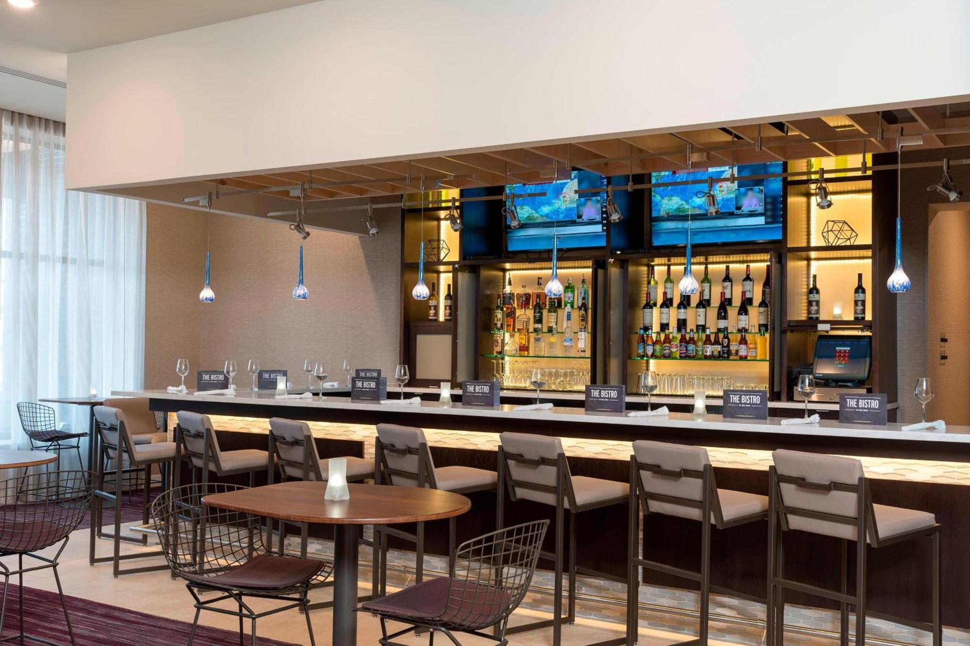 Courtyard By Marriott Mt. Pleasant At Central Michigan University Mount Pleasant Exterior photo