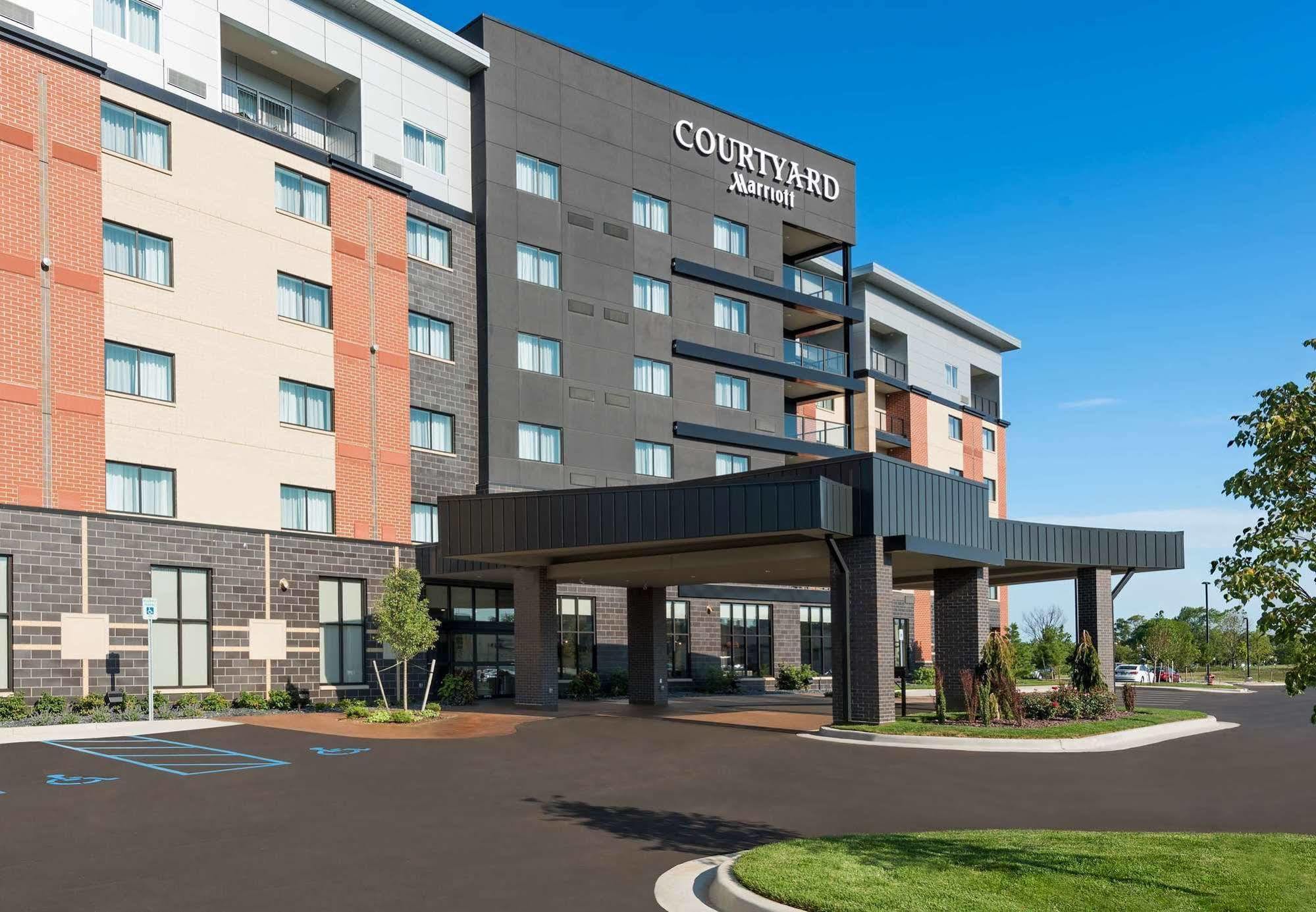 Courtyard By Marriott Mt. Pleasant At Central Michigan University Mount Pleasant Exterior photo